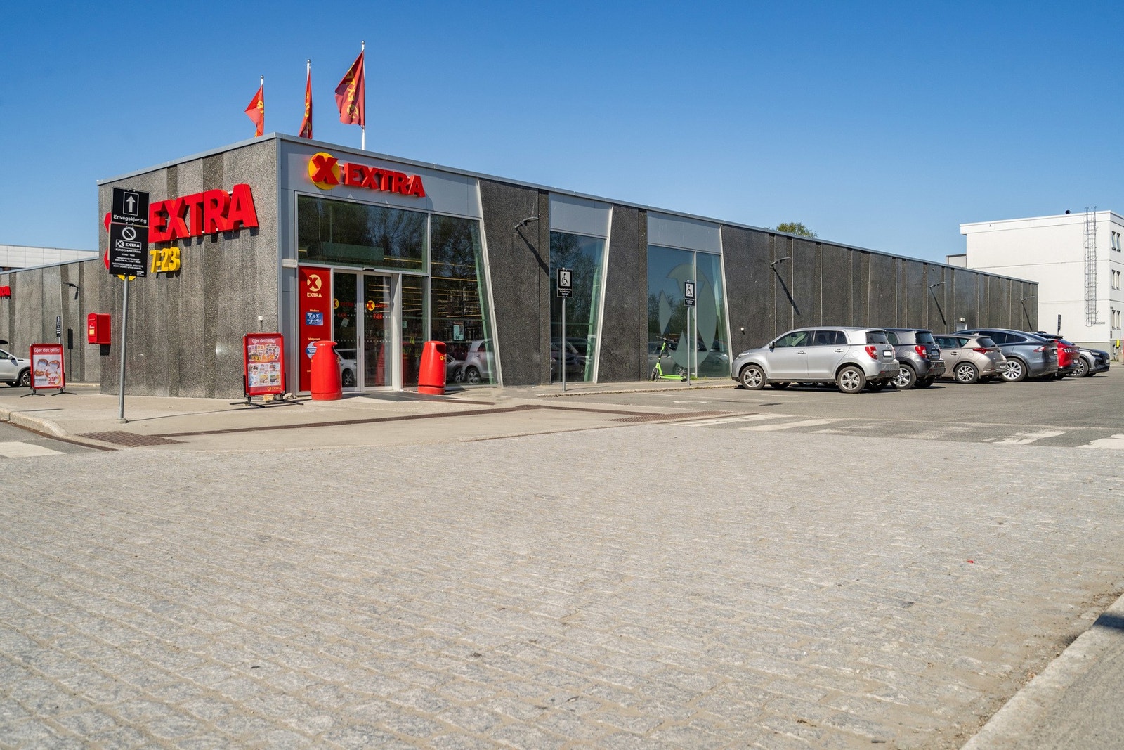 Like i nærheten finner du dagligvarehandel Coop Extra. Galleribilde
