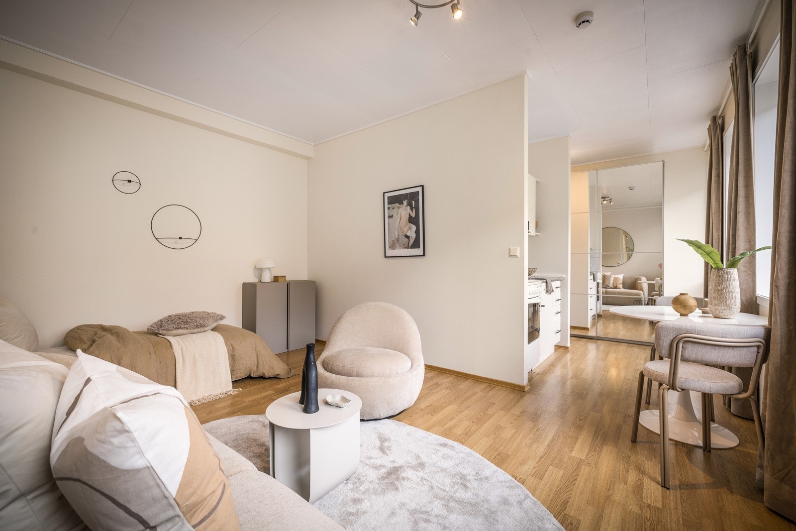 - Det er balansert ventilasjon i leiligheten. Varmtvann og internett er inkludert i felleskostnader - Galleribilde