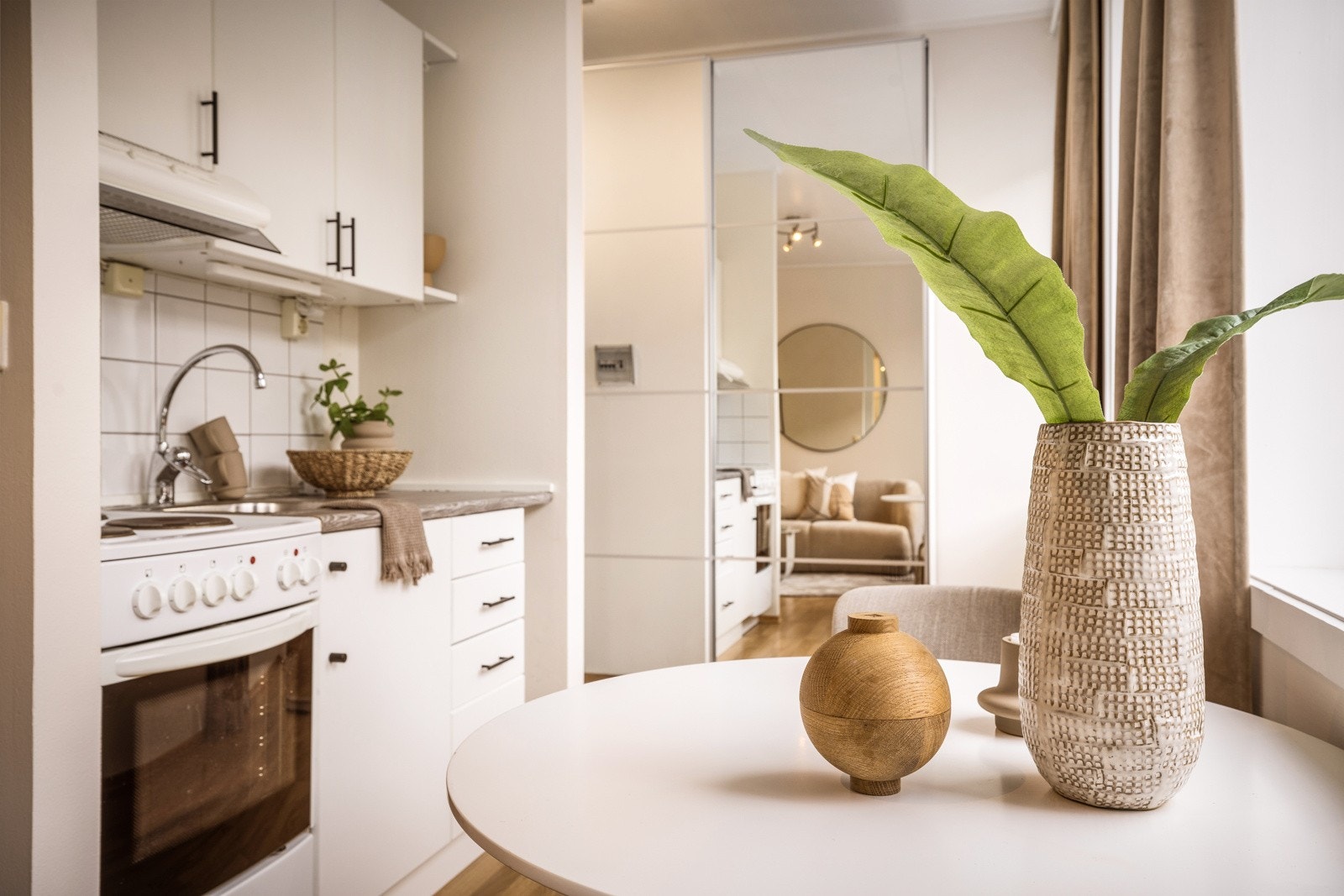 - Plass til lite spisebord ved kjøkkenet - Galleribilde