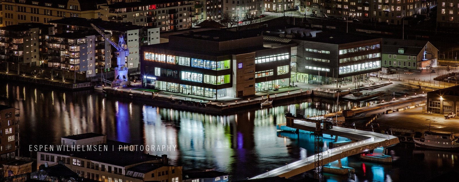 - Gangavstand til Handelshøyskolen BI, som er ved bystranden - Galleribilde