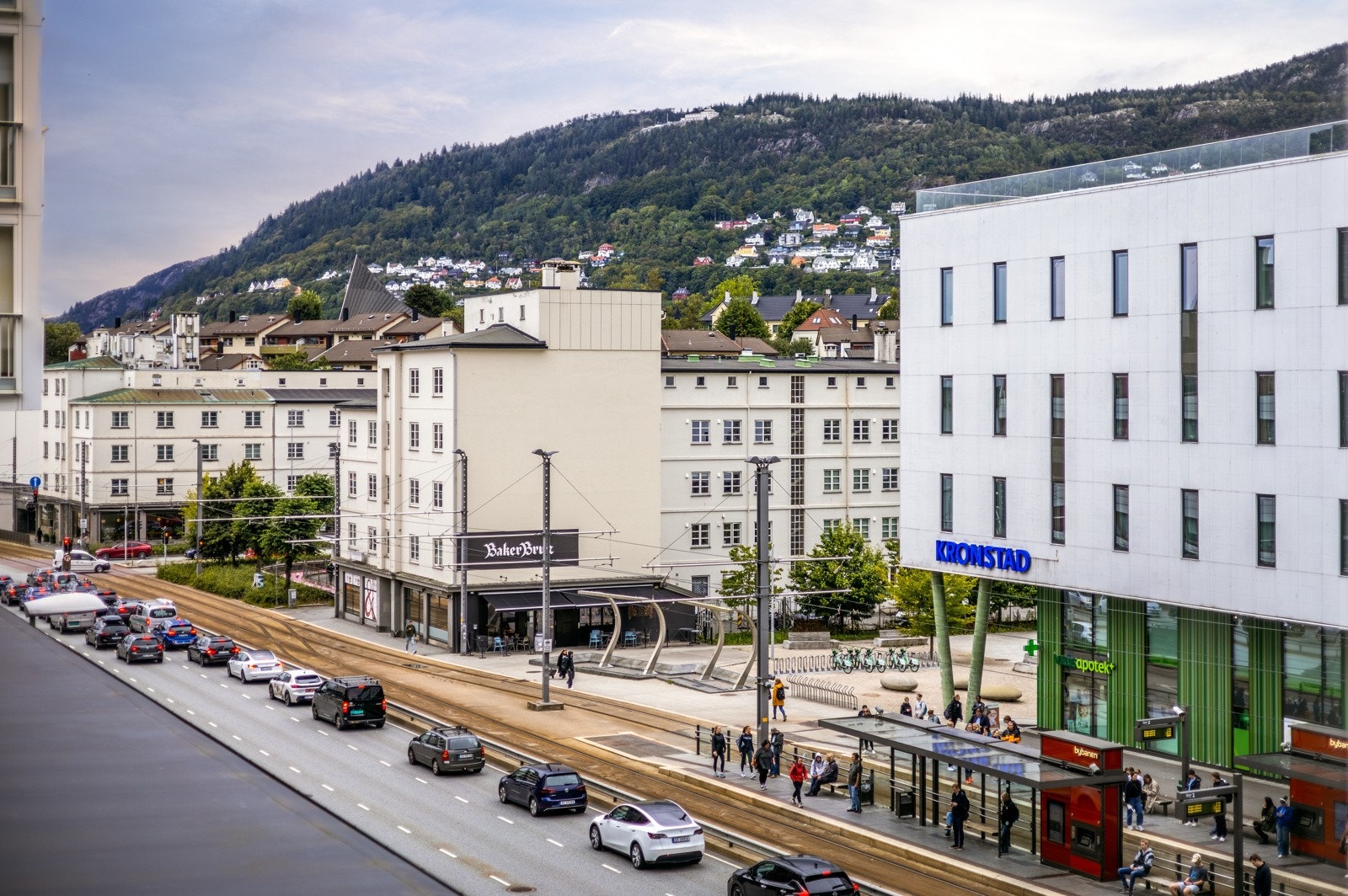 - Kort vei til bybanestopp, bysykkel, Baker Brun og Bien Snackbar - Galleribilde