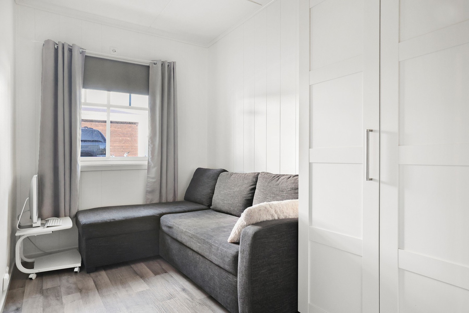 Begge soverommene har plass til seng og annet ønsket møblement. Galleribilde
