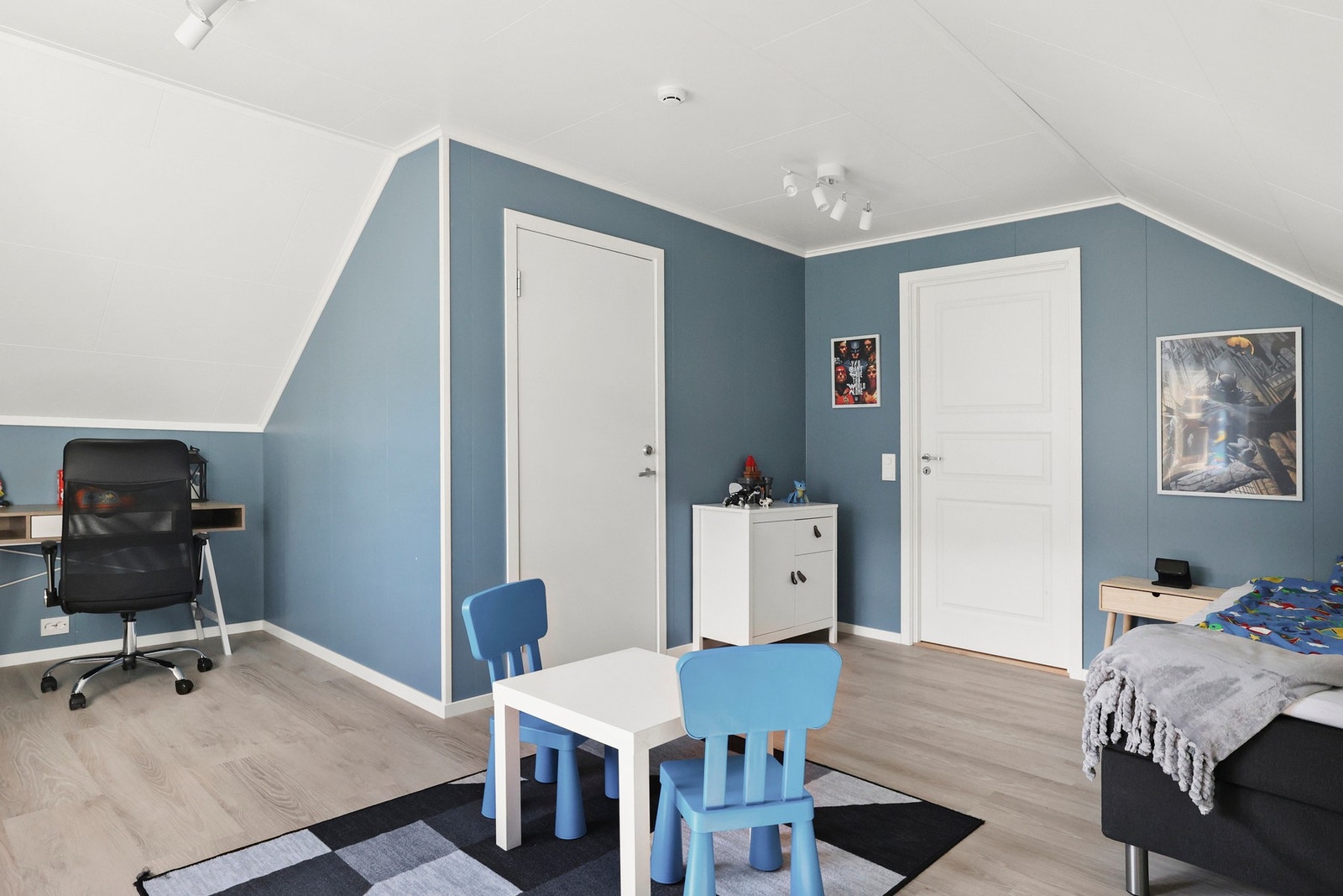 Her er det god plass til seng og annet ønsket møblement. Galleribilde