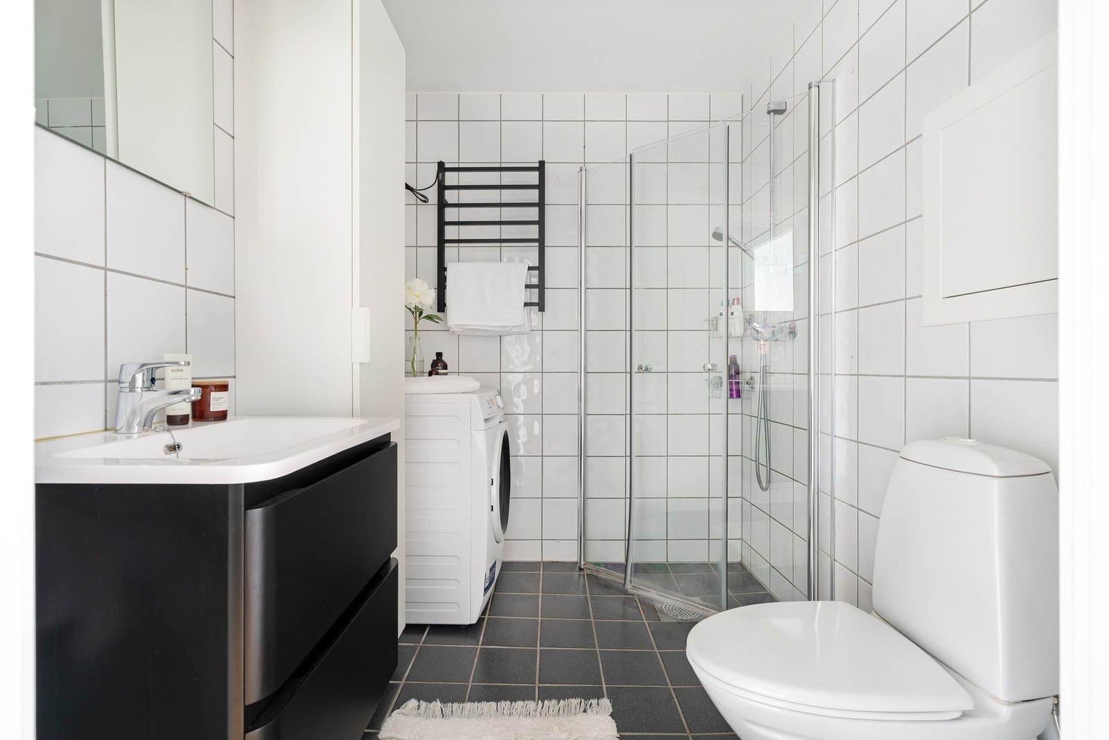Velholdt og moderne bad med oppgraderinger i senere tid. Galleribilde