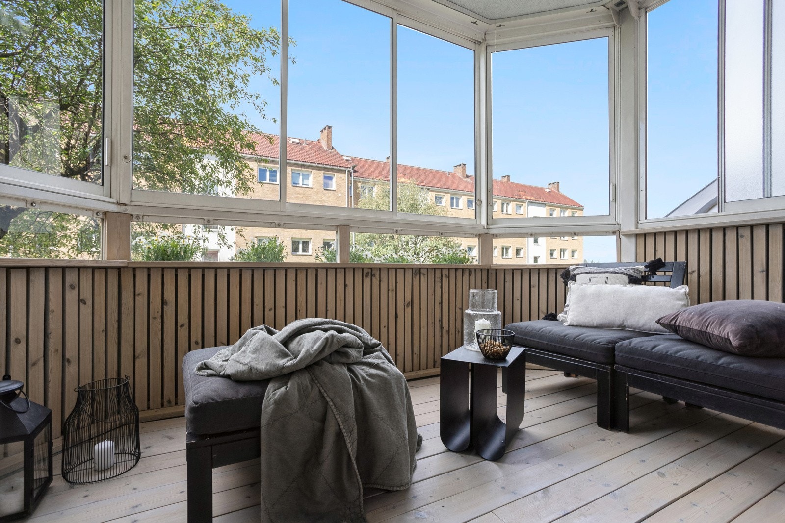 Flott, sydvestvendt balkong med gode solforhold (ettermiddags og kveldssol). Galleribilde