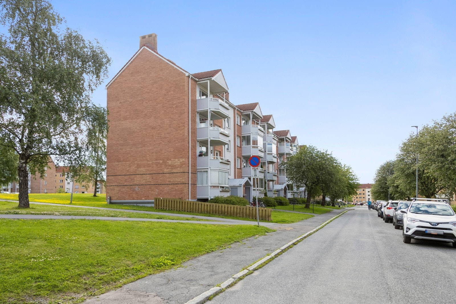 Boligen ligger fint og rolig til i blindvei sentralt på Manglerud. Galleribilde
