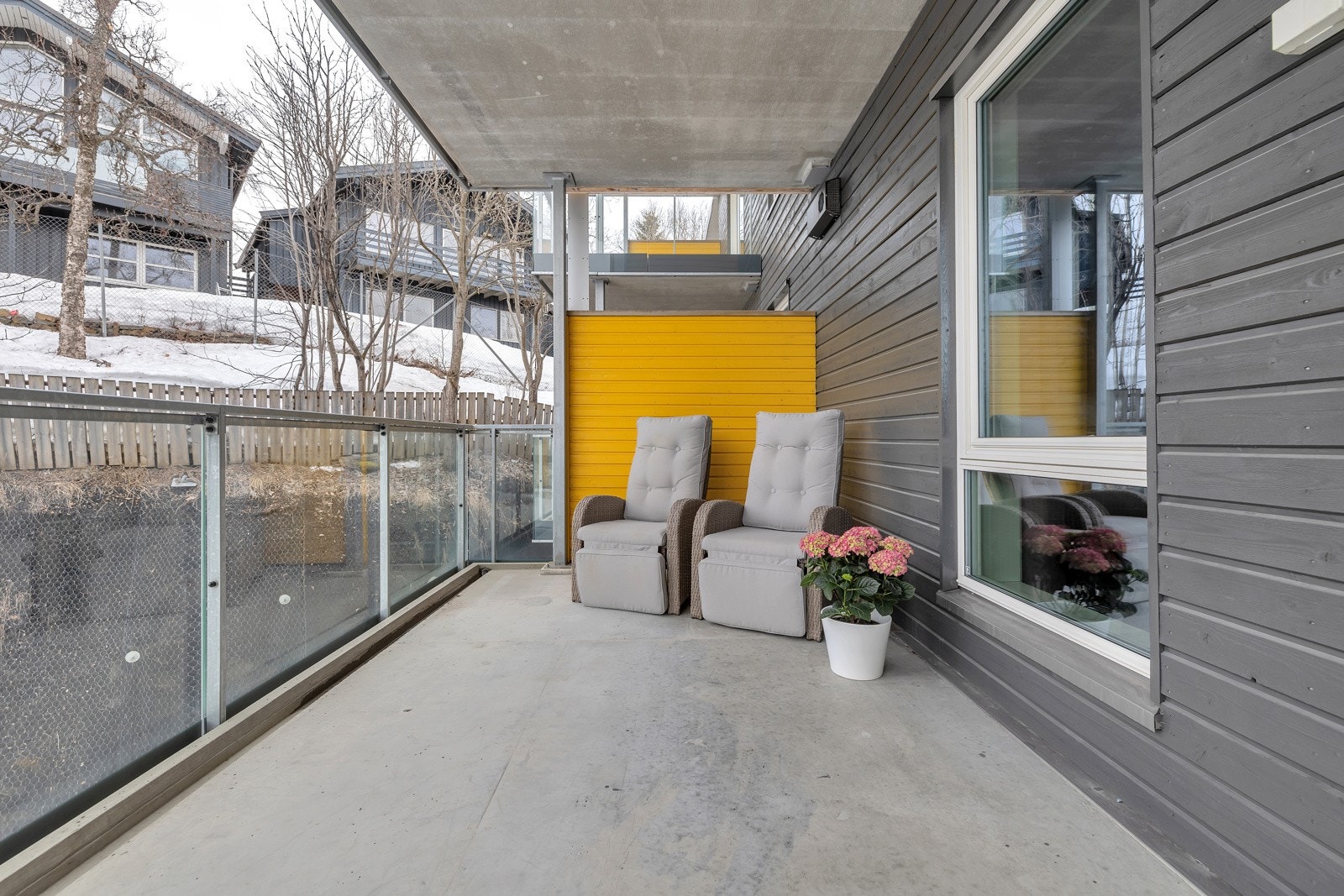 Flott veranda med god palss til møblement Galleribilde