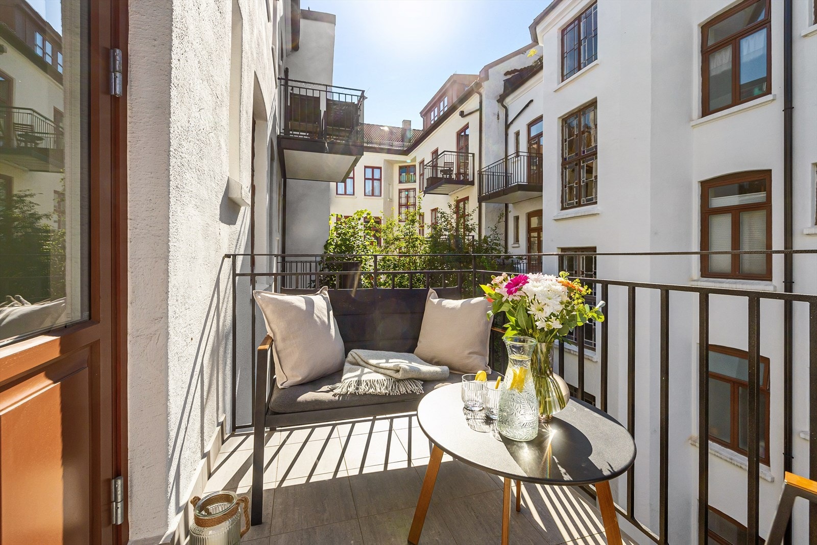 - Leiligheten har en solrik og åpen sydvendt balkong på ca. 4kvm - Galleribilde