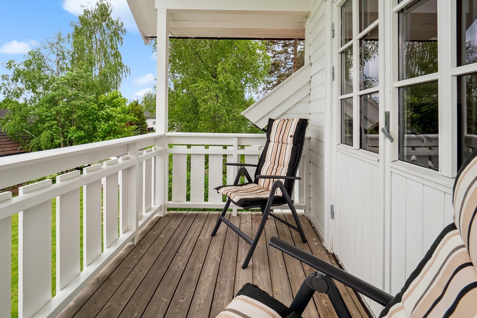 Fra loftstuen er det utgang til veranda. Galleribilde