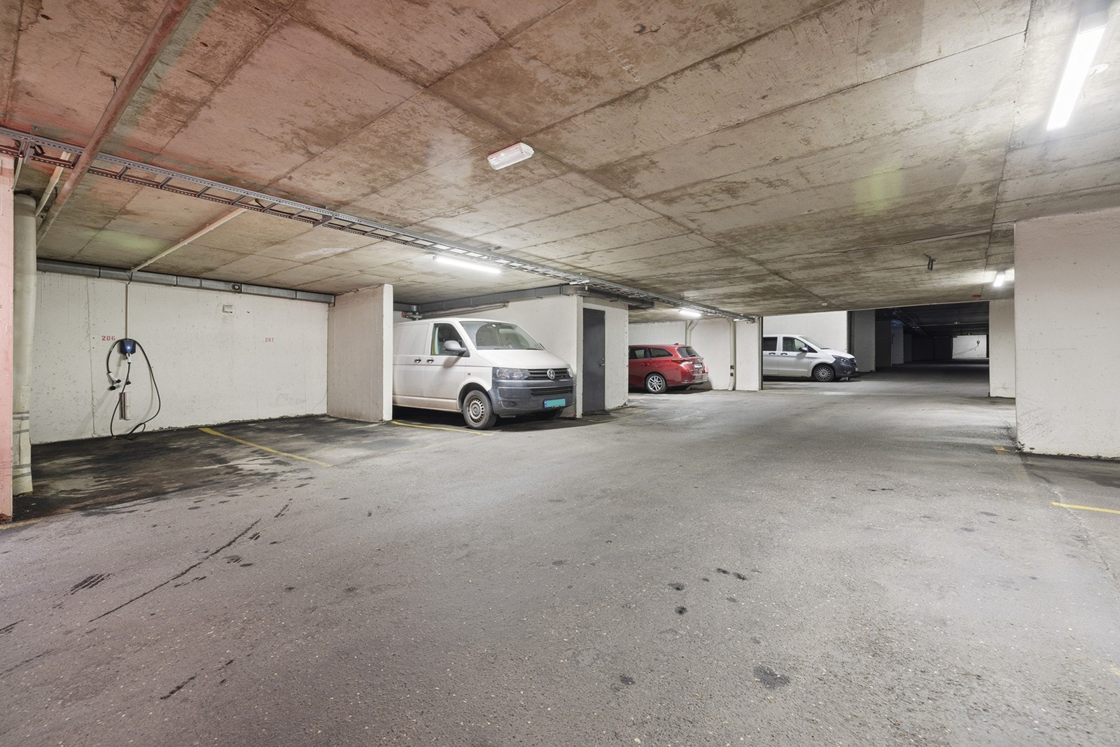 En garasjeplass følger leiligheten. Galleribilde