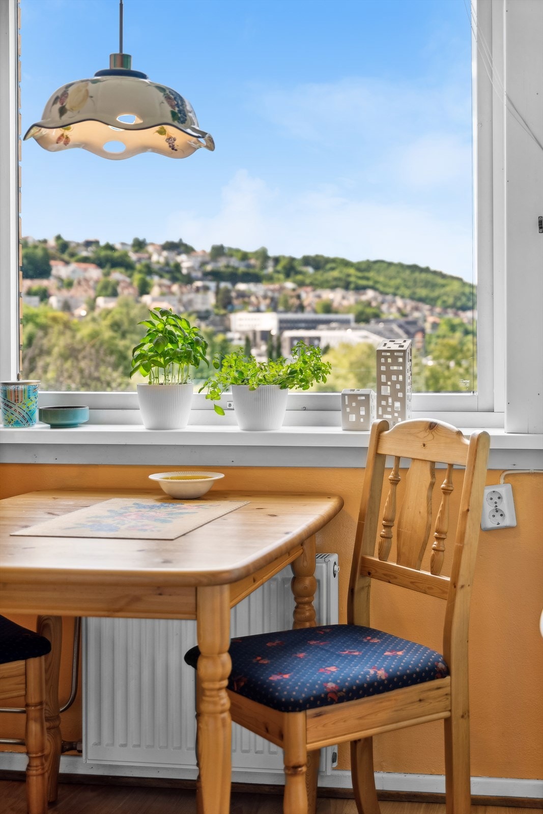 Her kan du nyte frokosten og en god kopp kaffe. Galleribilde