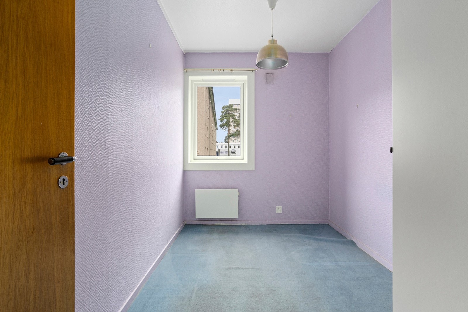 Soverom 2 er et fint rom som egner seg ypperlig som barnerom, kontor eller gjesterom Galleribilde