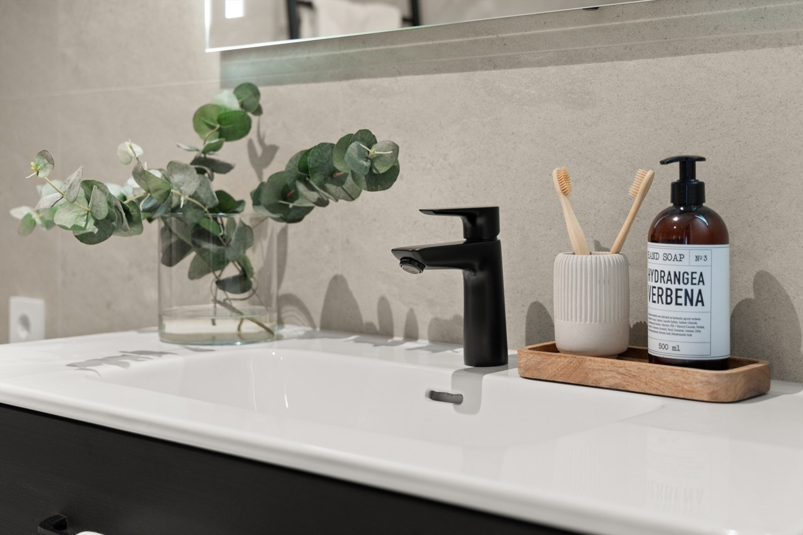 Baderomsinnredning fra Foss. Galleribilde