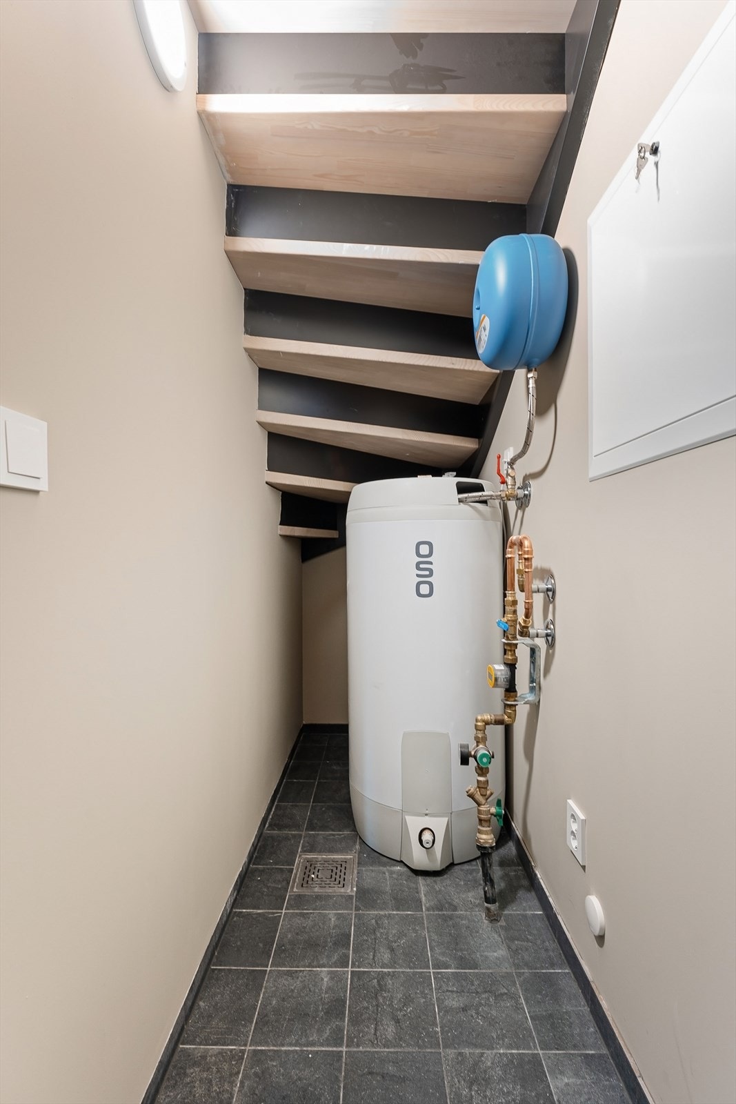 Ytterligere lagringsplass under trapp. Galleribilde