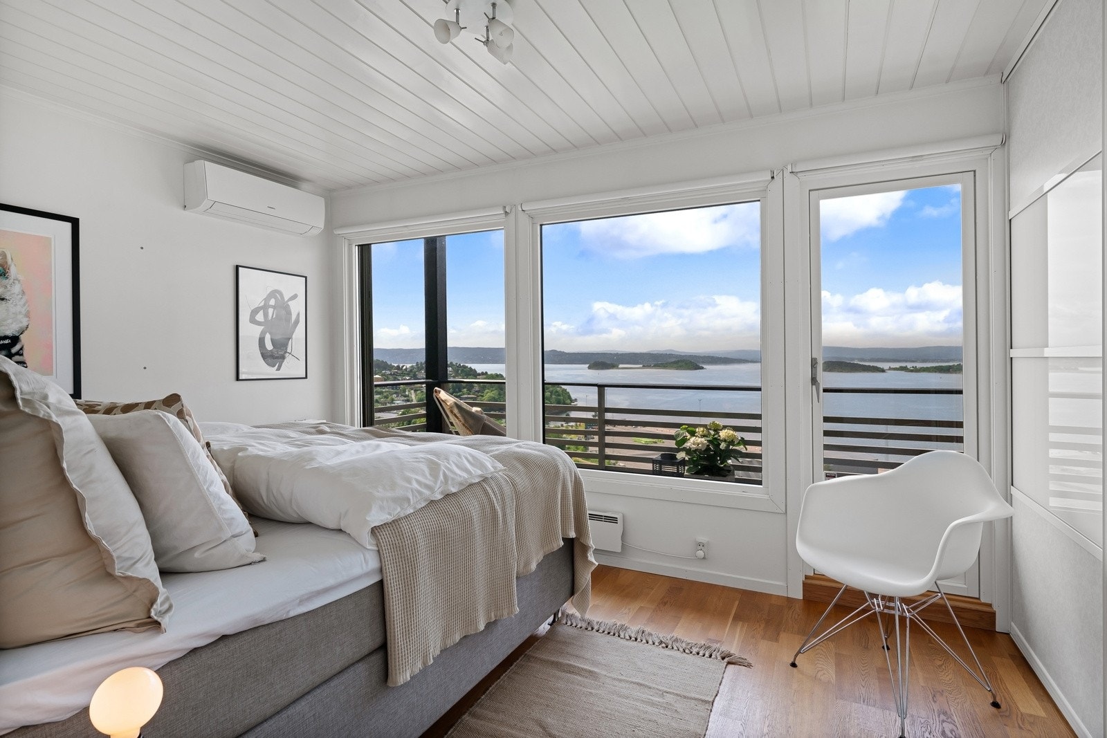 Soverom 1 av 3 i 2. etasje Galleribilde