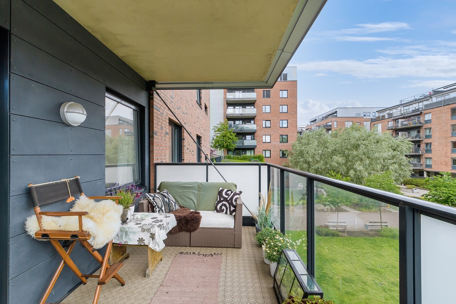 Fra stue har du adkomst til hyggelig balkong på ca. 9 kvm. Galleribilde