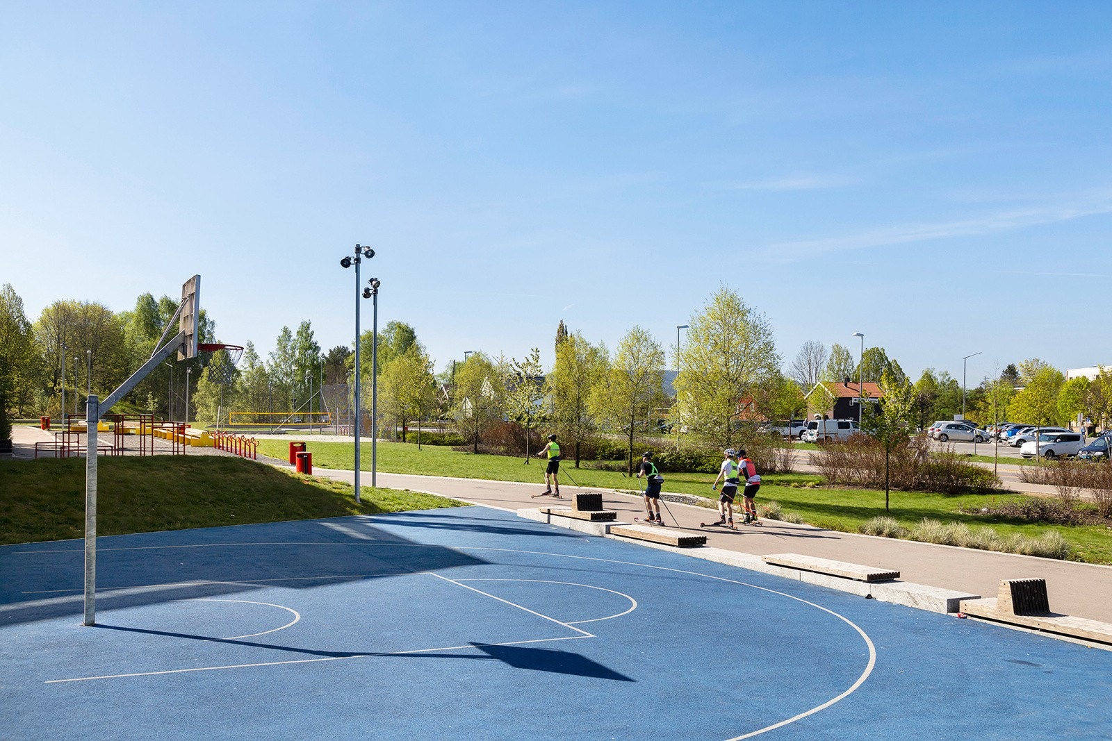 Det er flotte parkområder i området hvor man kan finne på ulike sportslige aktiviteter. Galleribilde