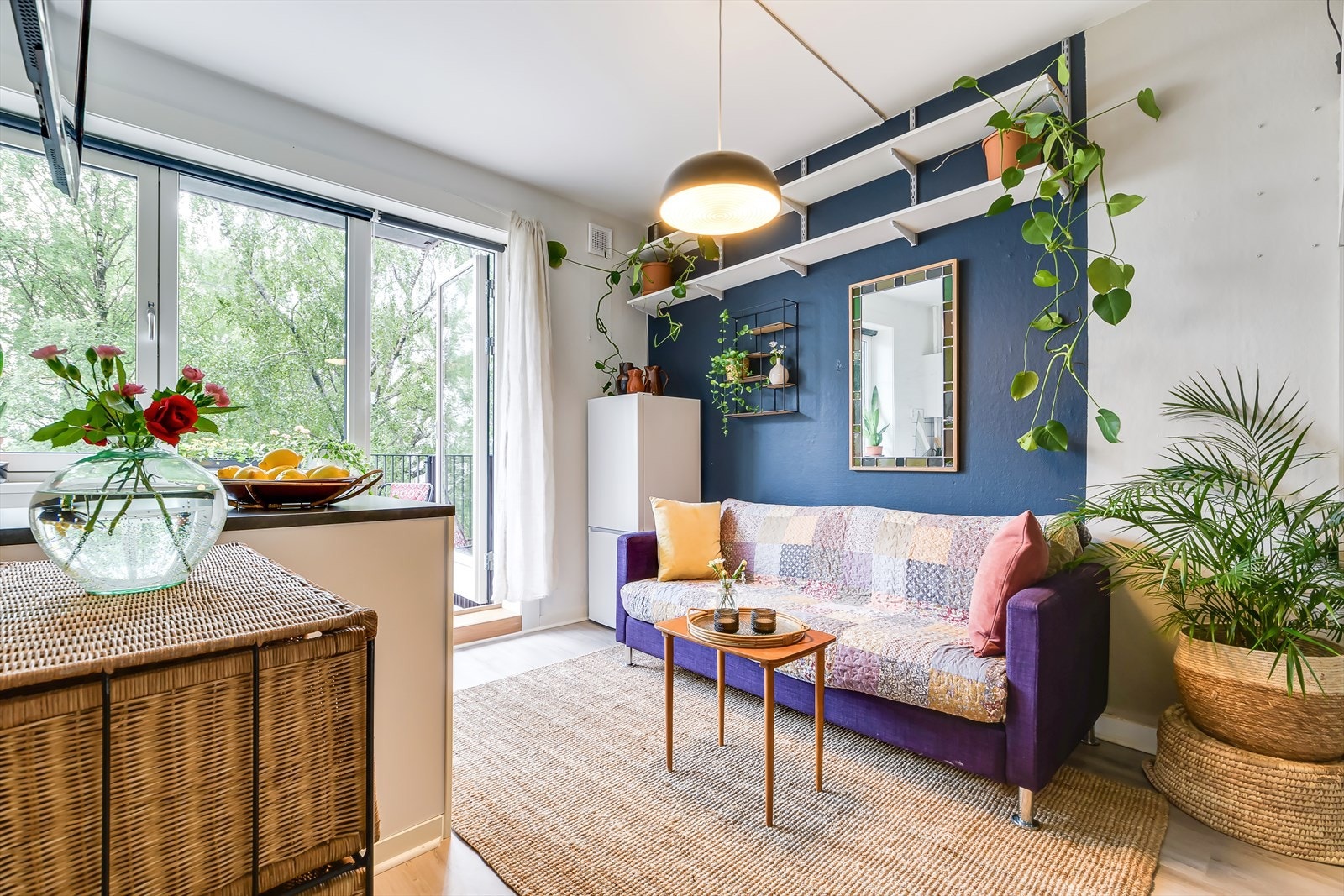En delikat og luftig 1-romsleilighet med arealeffektiv planløsning. Leiligheten ligger fint til i 3.etasje sentralt på Sagene/Bjølsen. Galleribilde