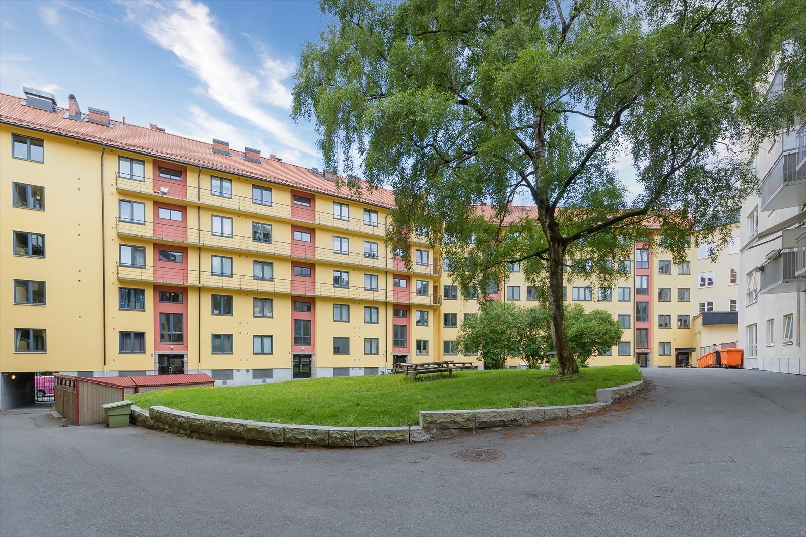 Med Sagene og Bjølsen som utgangspunkt har en alt innen rekkevidde, om det er særegne og koselige butikker, restauranter, marka, trenings- eller kulturtilbud som frister; her er mulighetene mange! Galleribilde