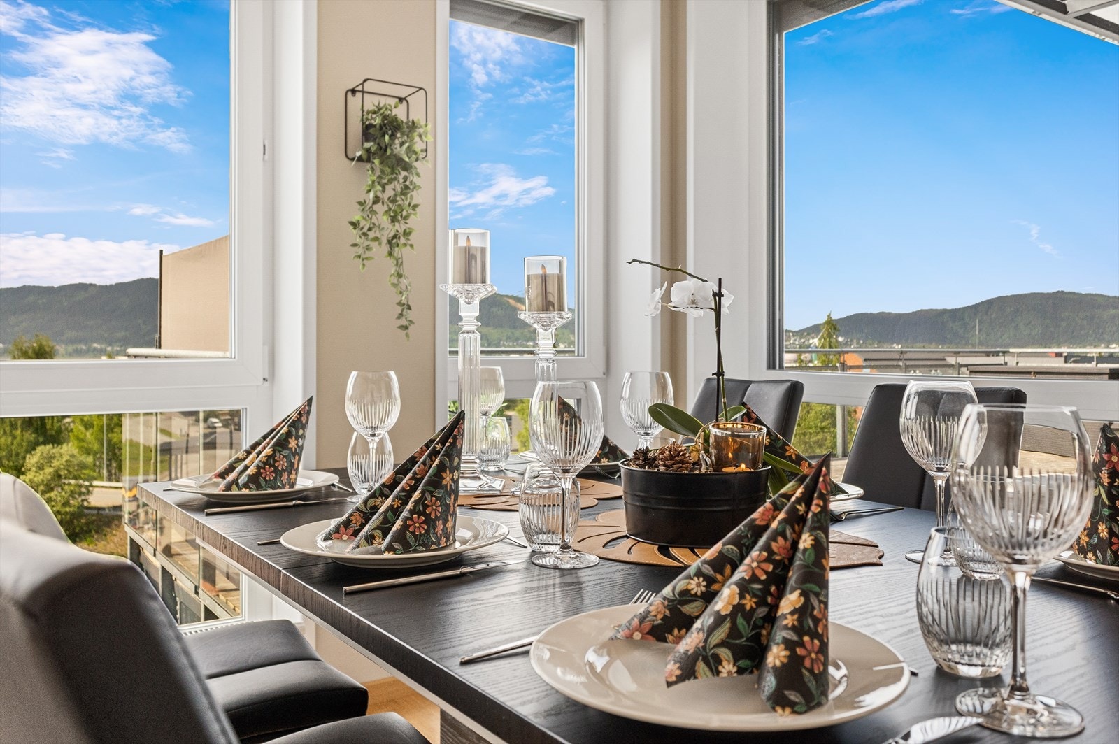 Spisestue. Galleribilde