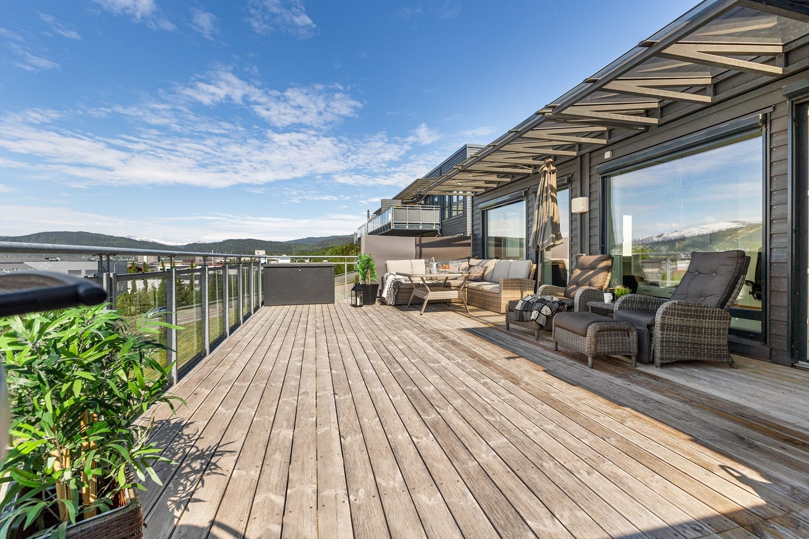 Aktiv Eiendomsmegling Mo I Rana v/Tomi Christian Johansen presenterer her en nydelig toppleilighet! Galleribilde