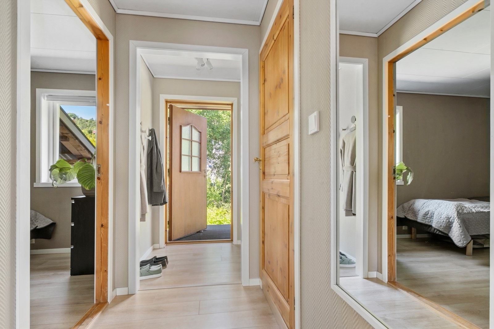 Boligen har en flott og praktisk planløsning, samt gode romstørrelser. Galleribilde