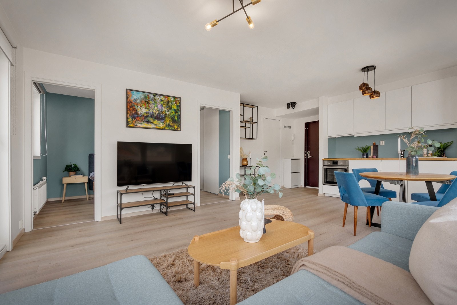 - Tv, internett, a-konto varmtvann, renter og avdrag fellesgjeld, kommunale avgifter, vedlikehold ++ inkl. i felleskostn. - Galleribilde