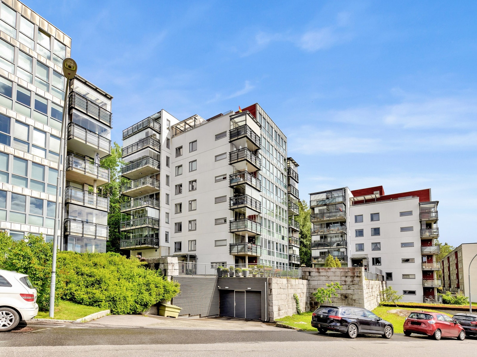 Innkjørsel til garasjen. Galleribilde