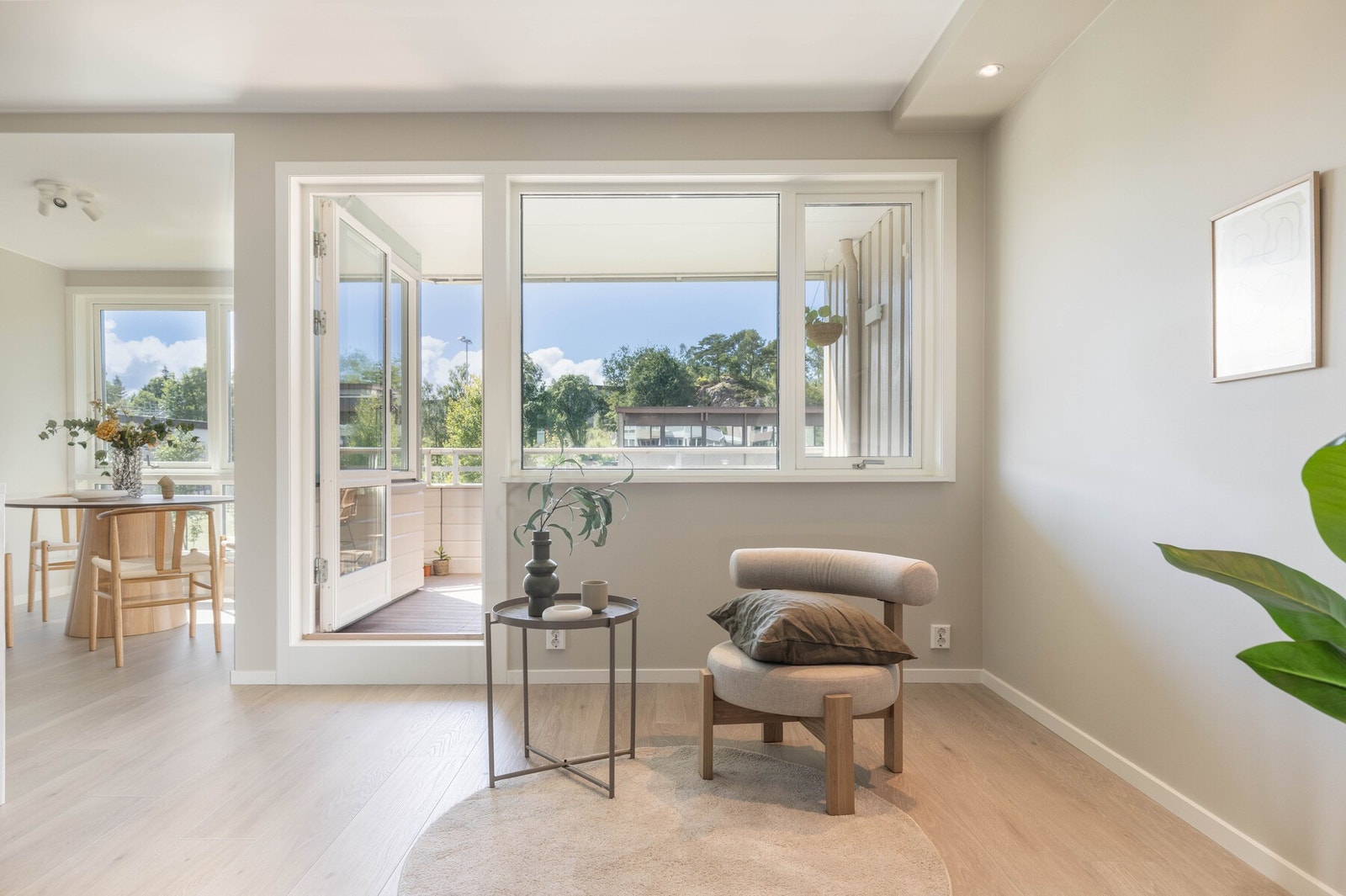 Fra stuen er det utgang til 1 av 2 balkonger Galleribilde