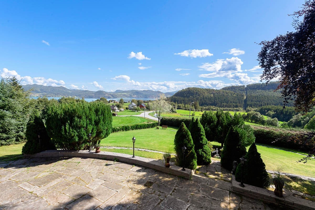 Utsikt mot Flemma og Tingvoll Galleribilde