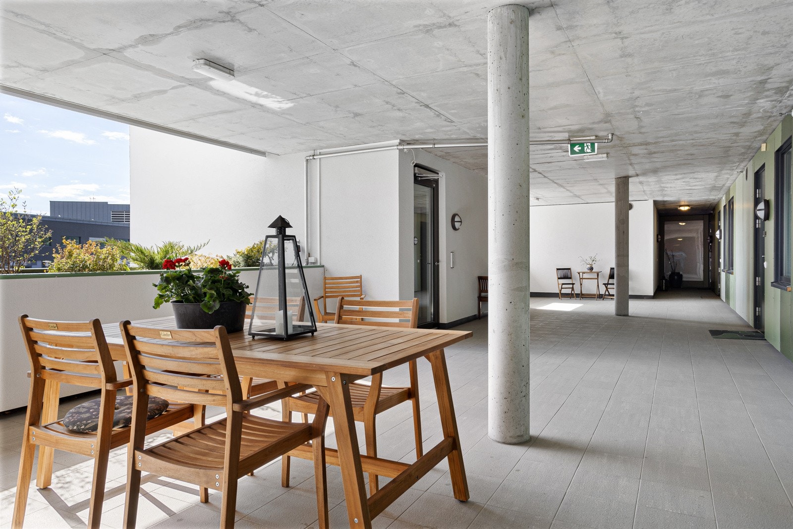 Svalgangen benyttes som samlingspunkt, og kan benyttes av alle andelseierne. Galleribilde