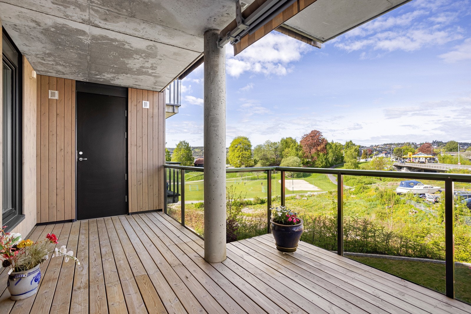 Fra balkongen er det tilgang til en praktisk og romslig bod. Galleribilde