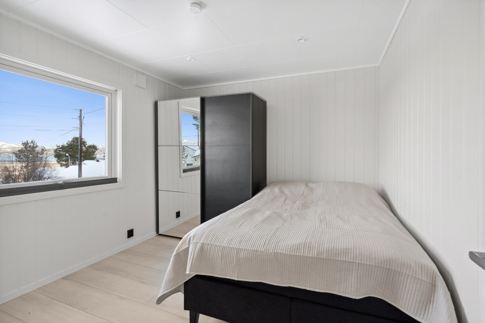 Boligen har totalt tre soverom, hvor alle kan tilpasses etter eget ønske og behov. Galleribilde