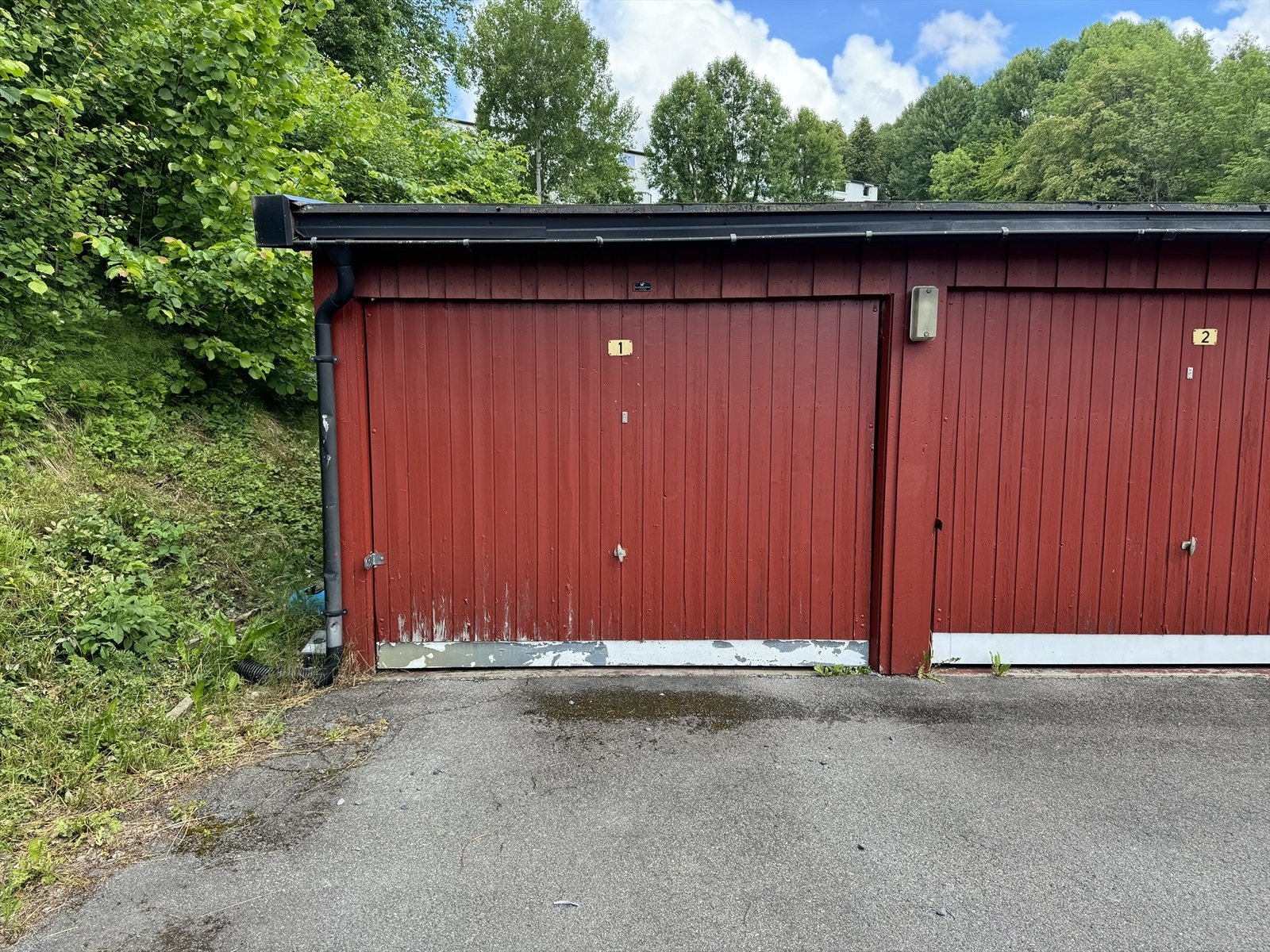 Medfølgende garasjeplass i Veitvedt Hageby Garasjelag. Galleribilde