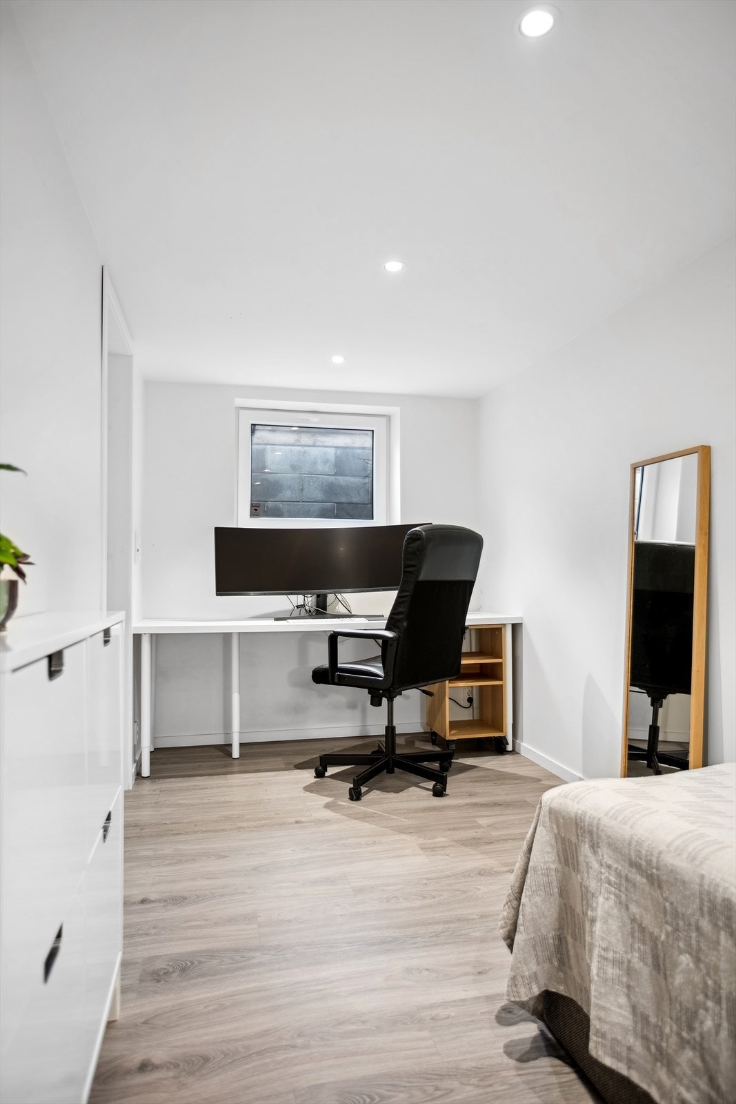 Rommet kan også benyttes som kontor, hobbyrom, oppbevaring eller til det som måtte passe best. Galleribilde