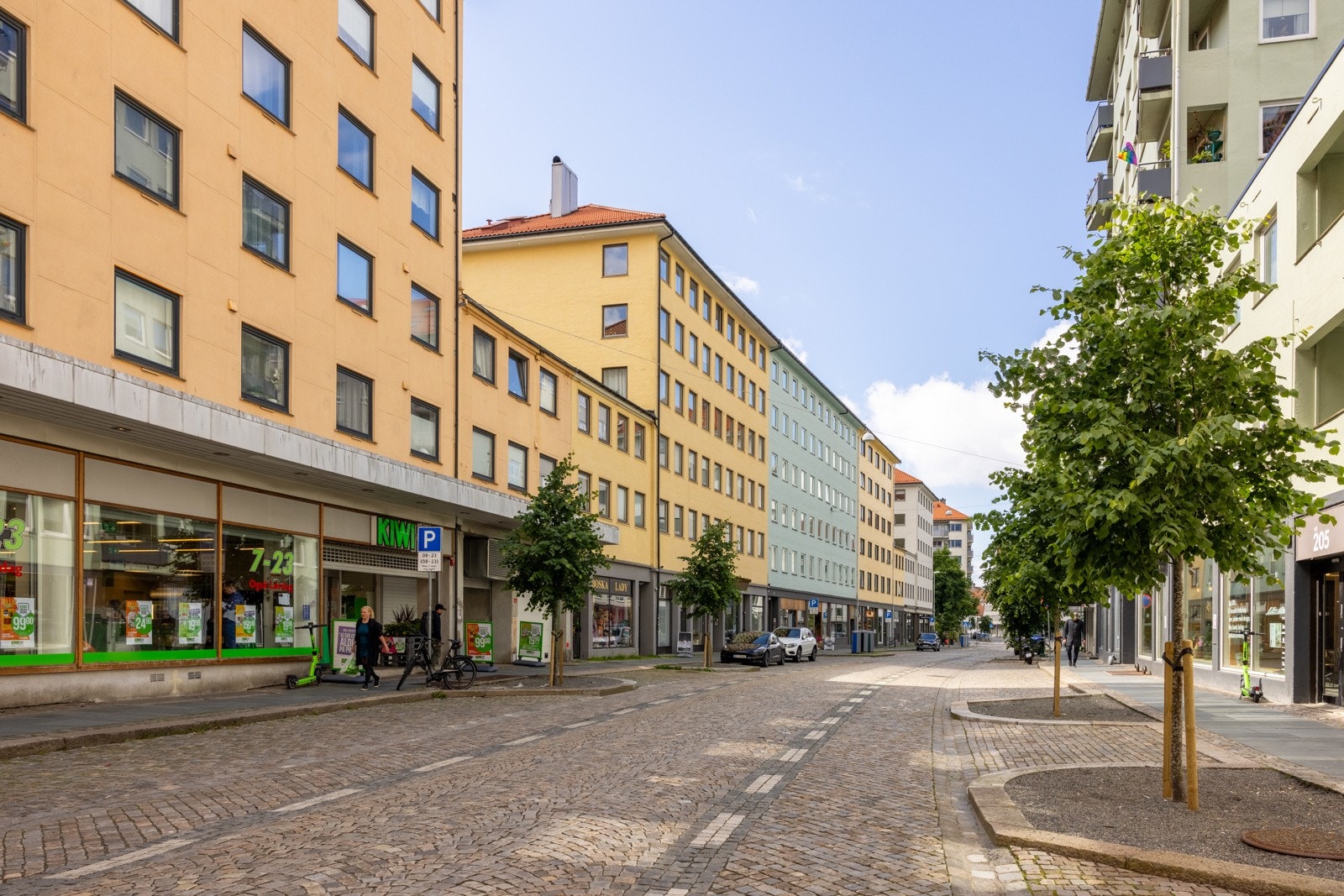 Leiligheten ligger i en av Bergens mest kjente gater, og ligger med gangavstand til alt en skulle trenge. Galleribilde