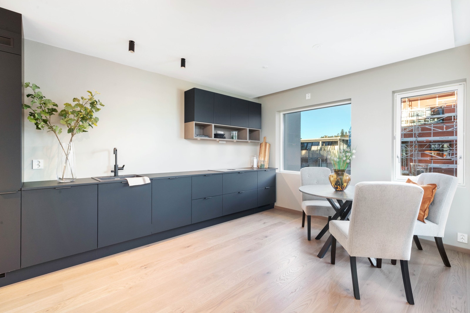 Meget flott og oppgradert kjøkken med integrerte hvitevarer. Galleribilde