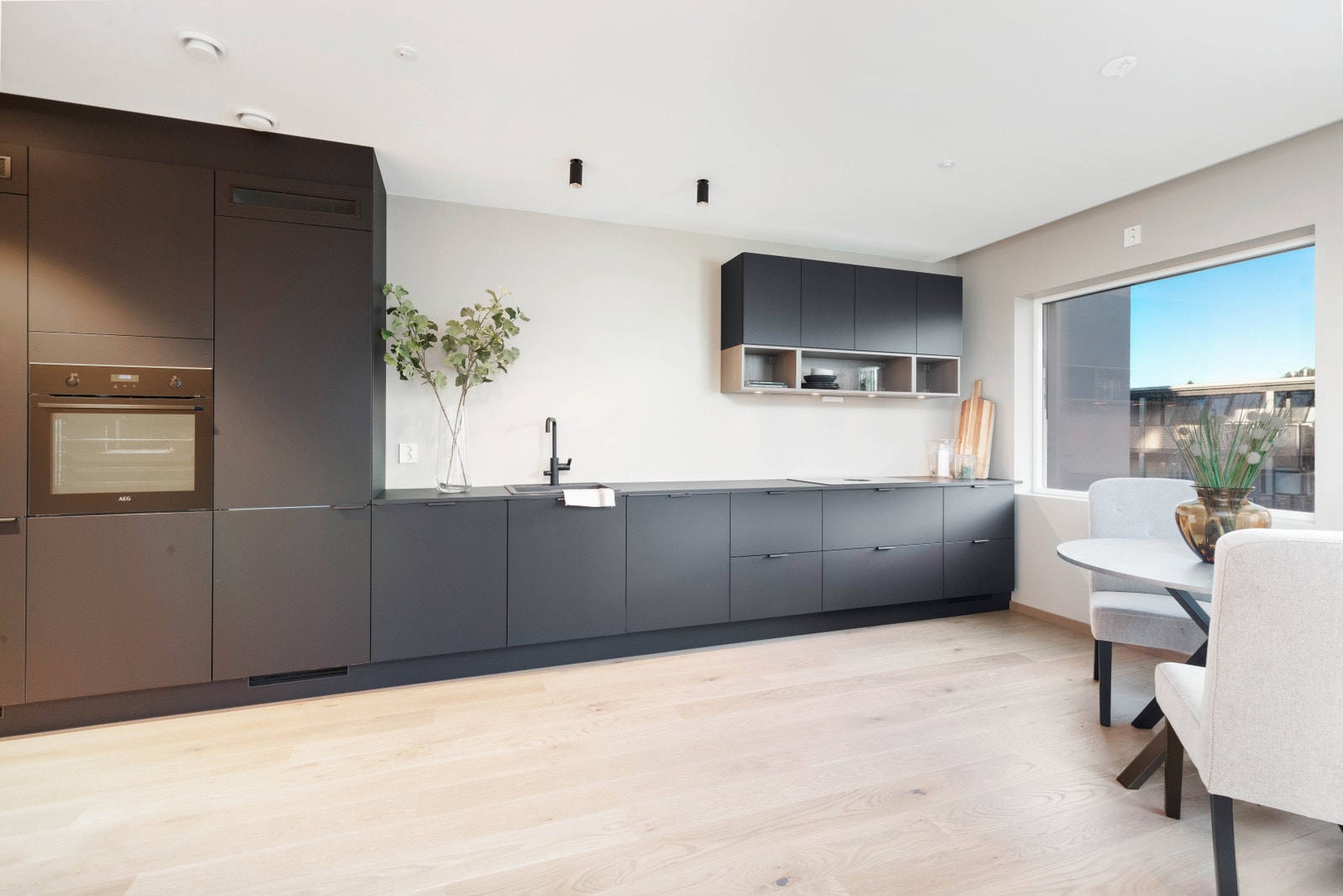 Utleiemegler Sør har gleden av å presentere en supermoderne leilighet i 5 etasje i BYhaven Galleribilde