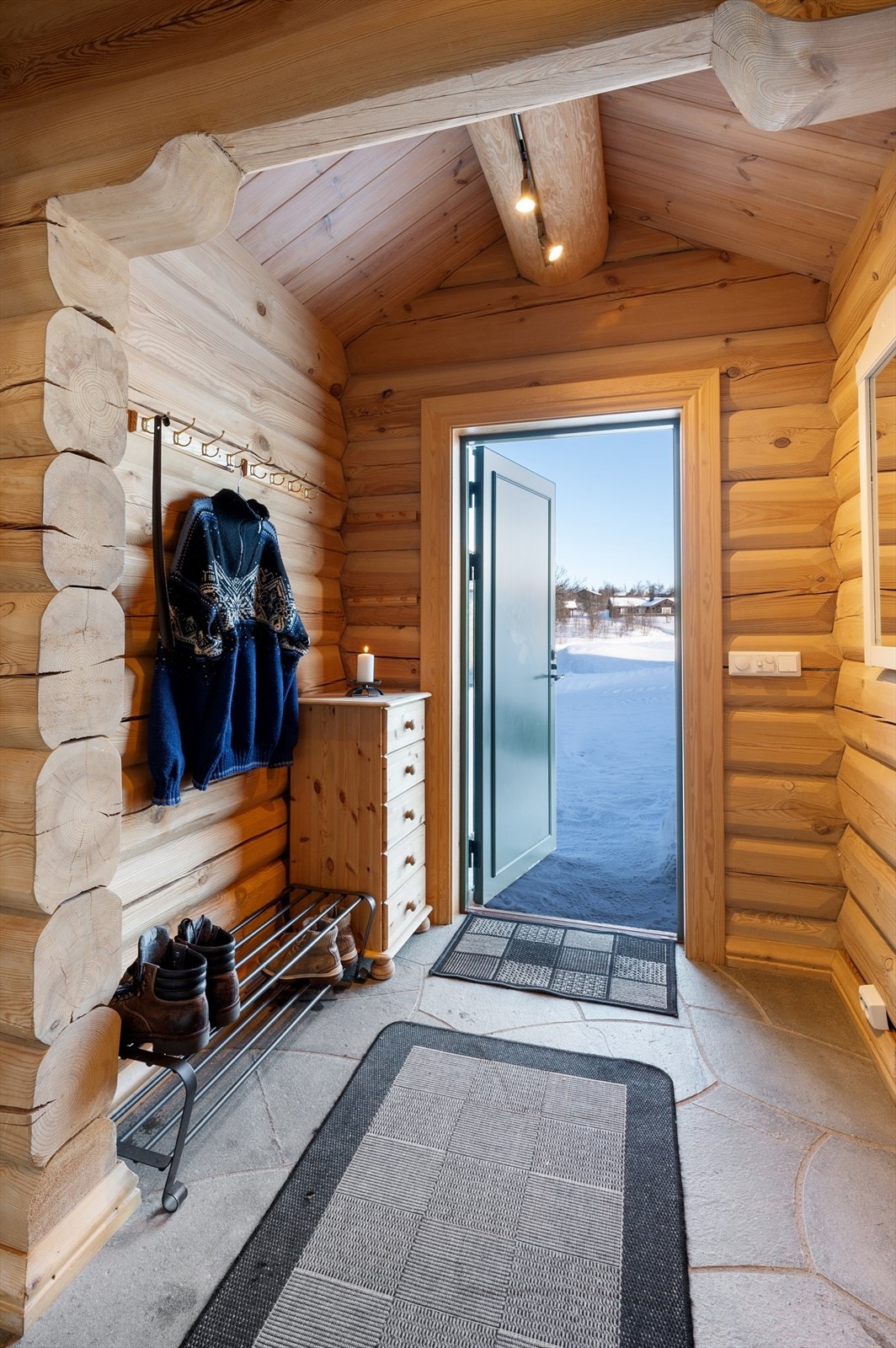 Velkommen inn i hytta. Galleribilde