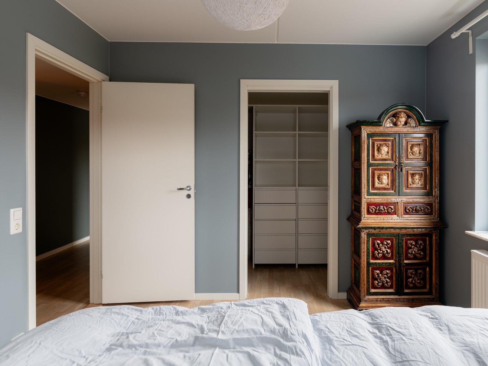 Hovedsoverommet har også direkte tilgang til et flott walk-in closet. Galleribilde