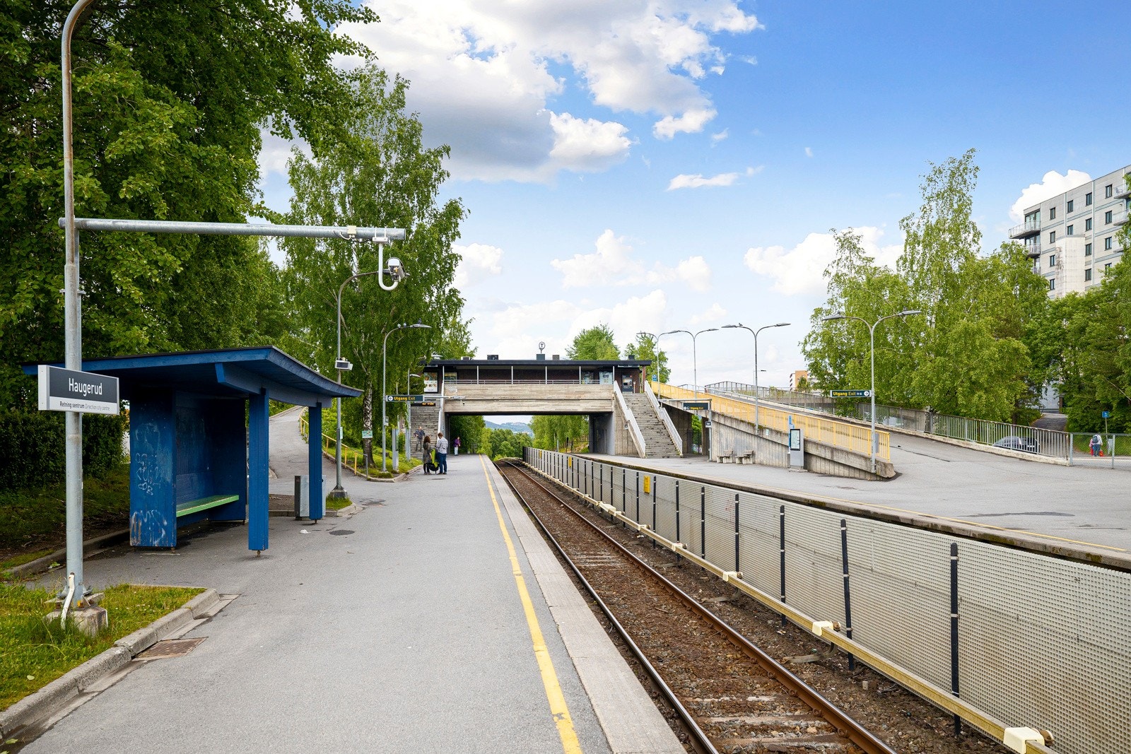 Haugerud T-bane er nærmeste stasjon. Du kommer deg enkelt til og fra sentrum fra leiligheten. Galleribilde