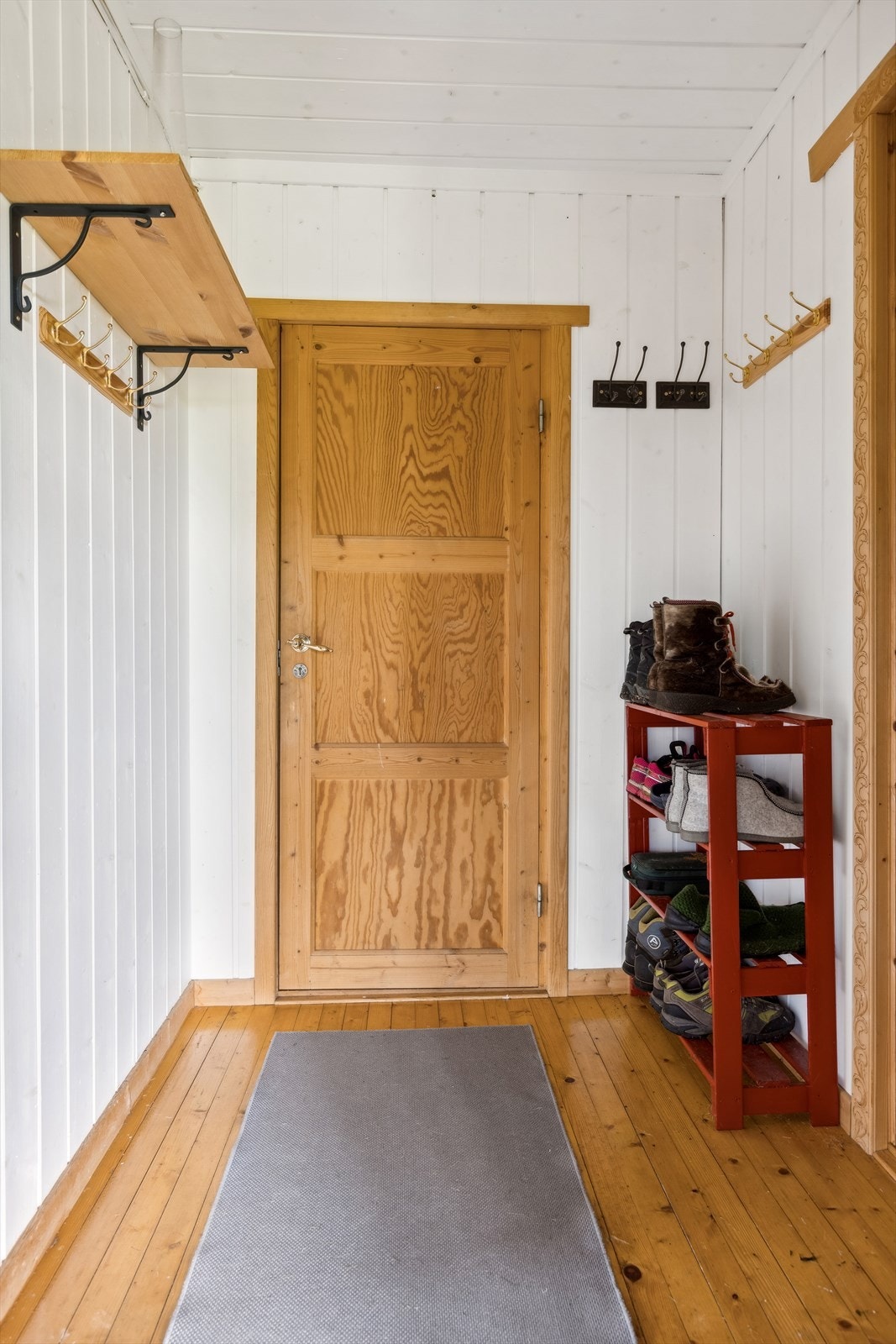 Mer oppbevaringsplass finner dere i bod med adkomst fra entréen. Galleribilde
