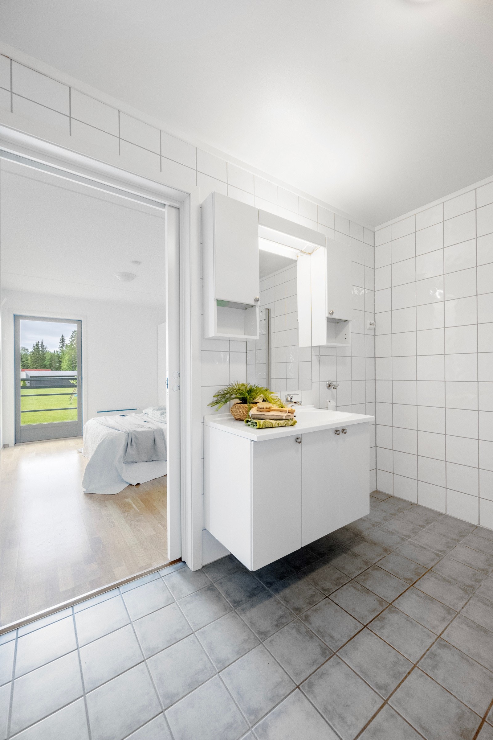 Varmekabler på bad. Galleribilde