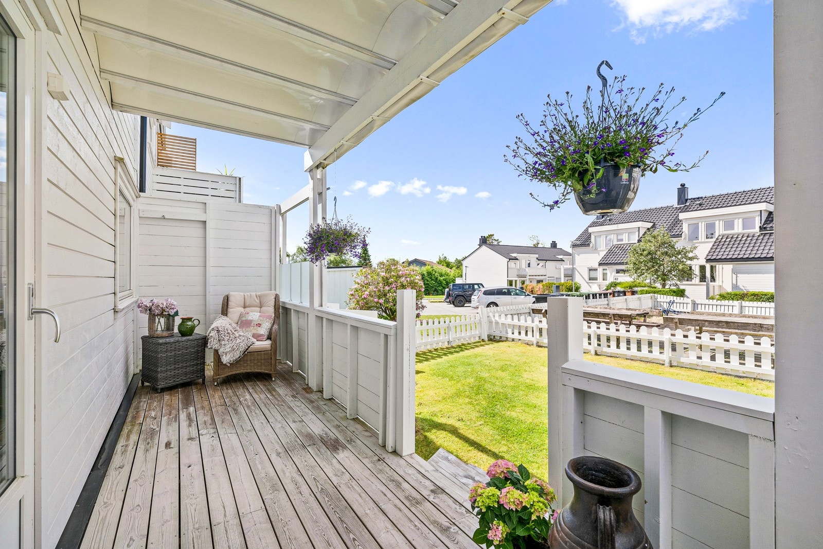 Solrik terrasse med montert drypplater Galleribilde