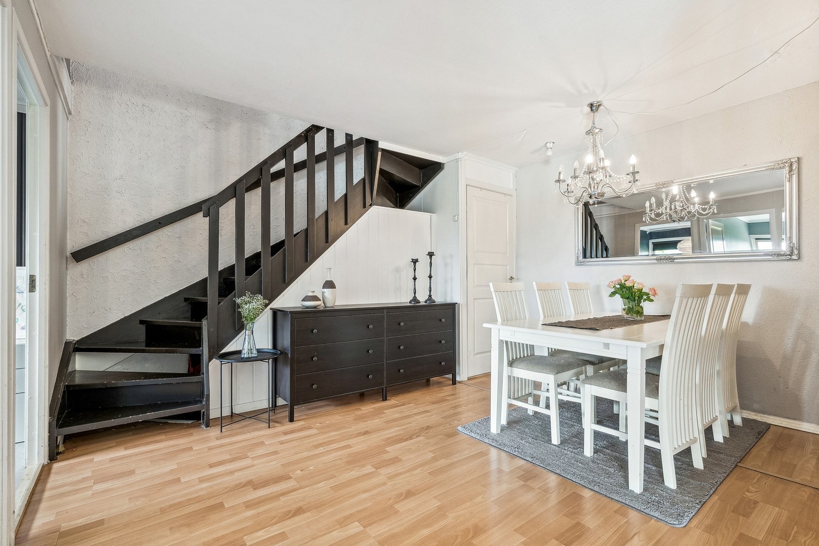 Spisestue. Bod i tilknytning stuen. Galleribilde