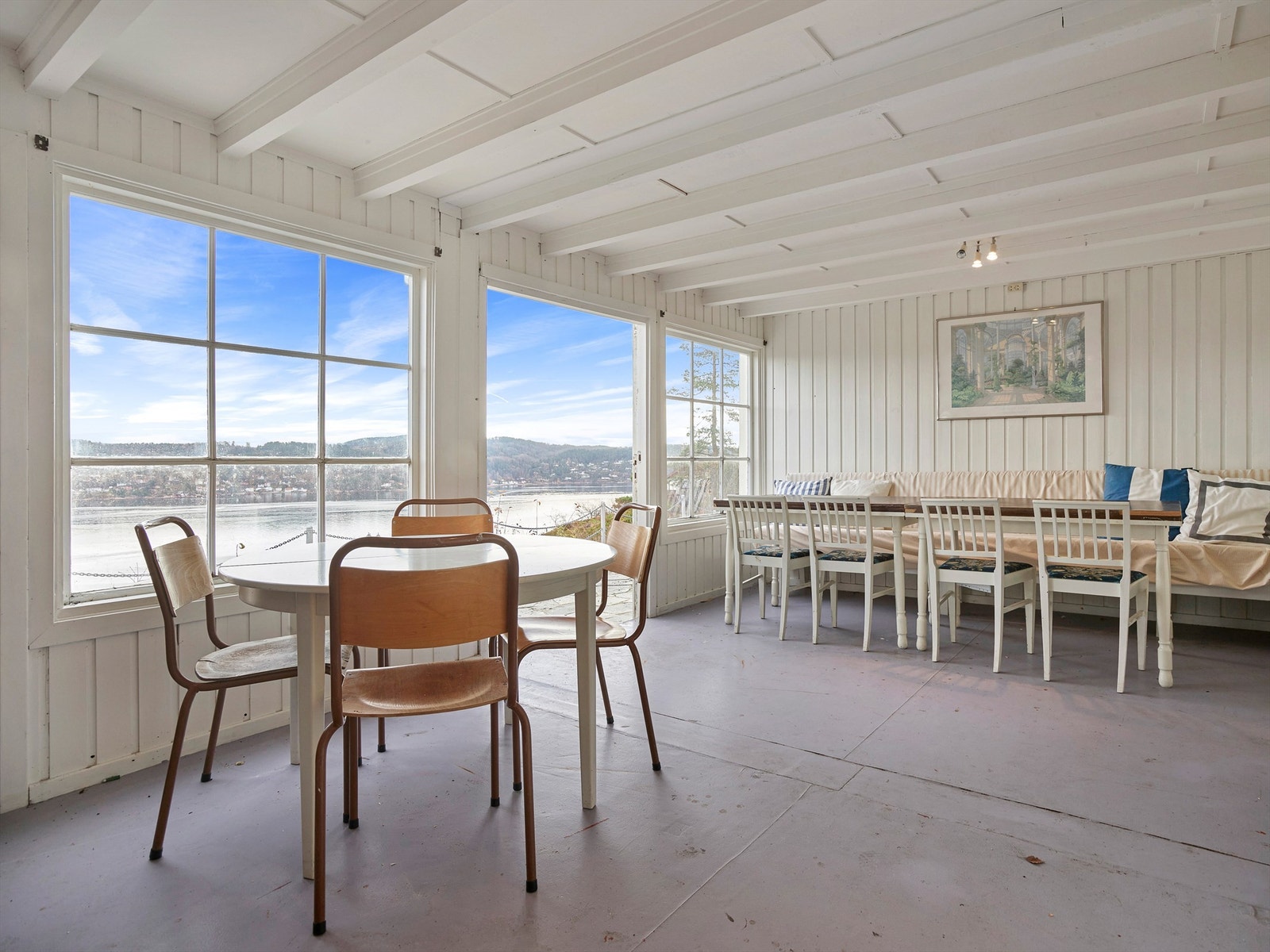 Sidebygning/leilighetsbygg til sommerbruk (uisolert) med 3 halvplan og totalt 6 enheter Galleribilde