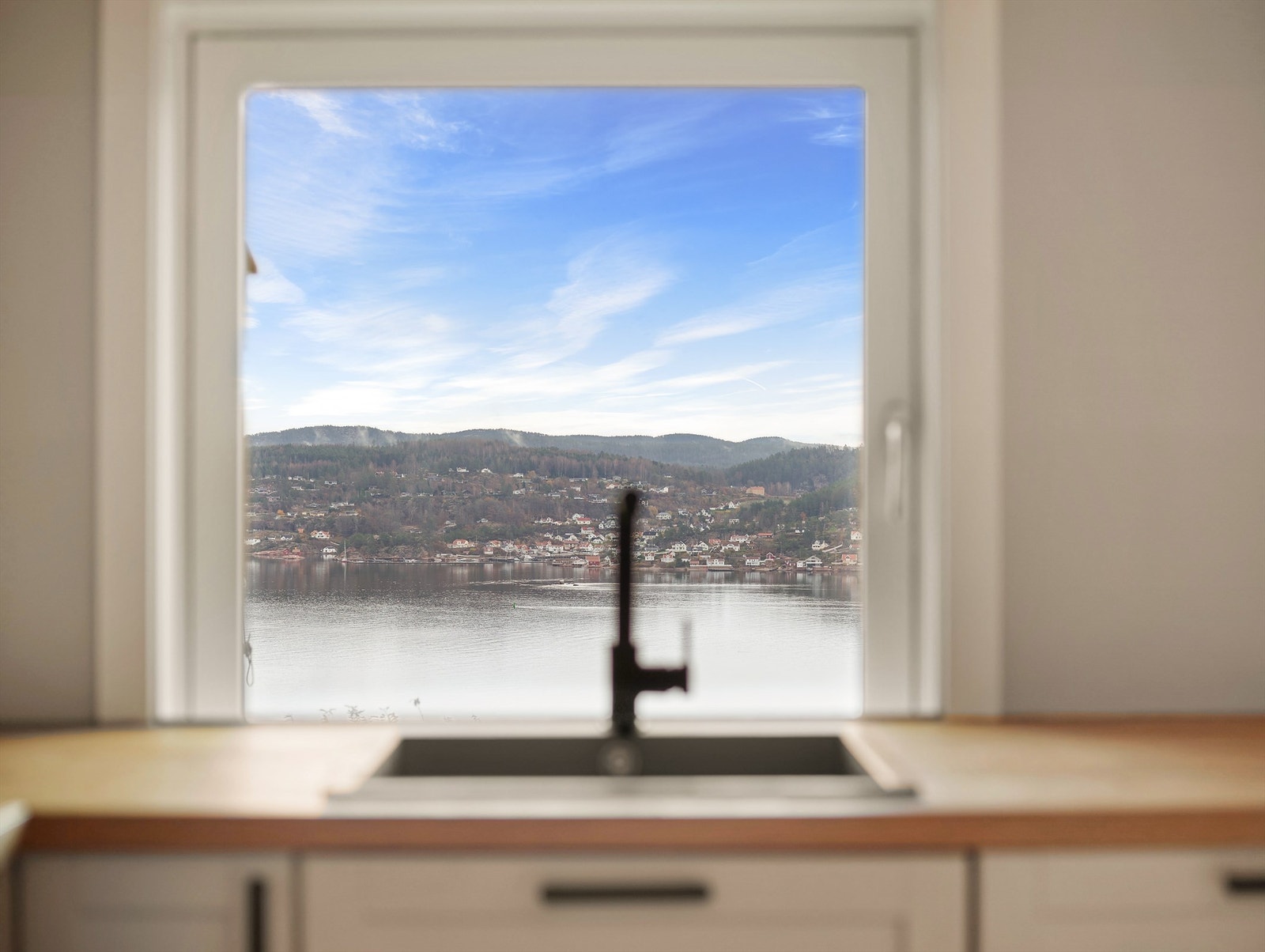 Utsikt fra kjøkkenvindu Galleribilde