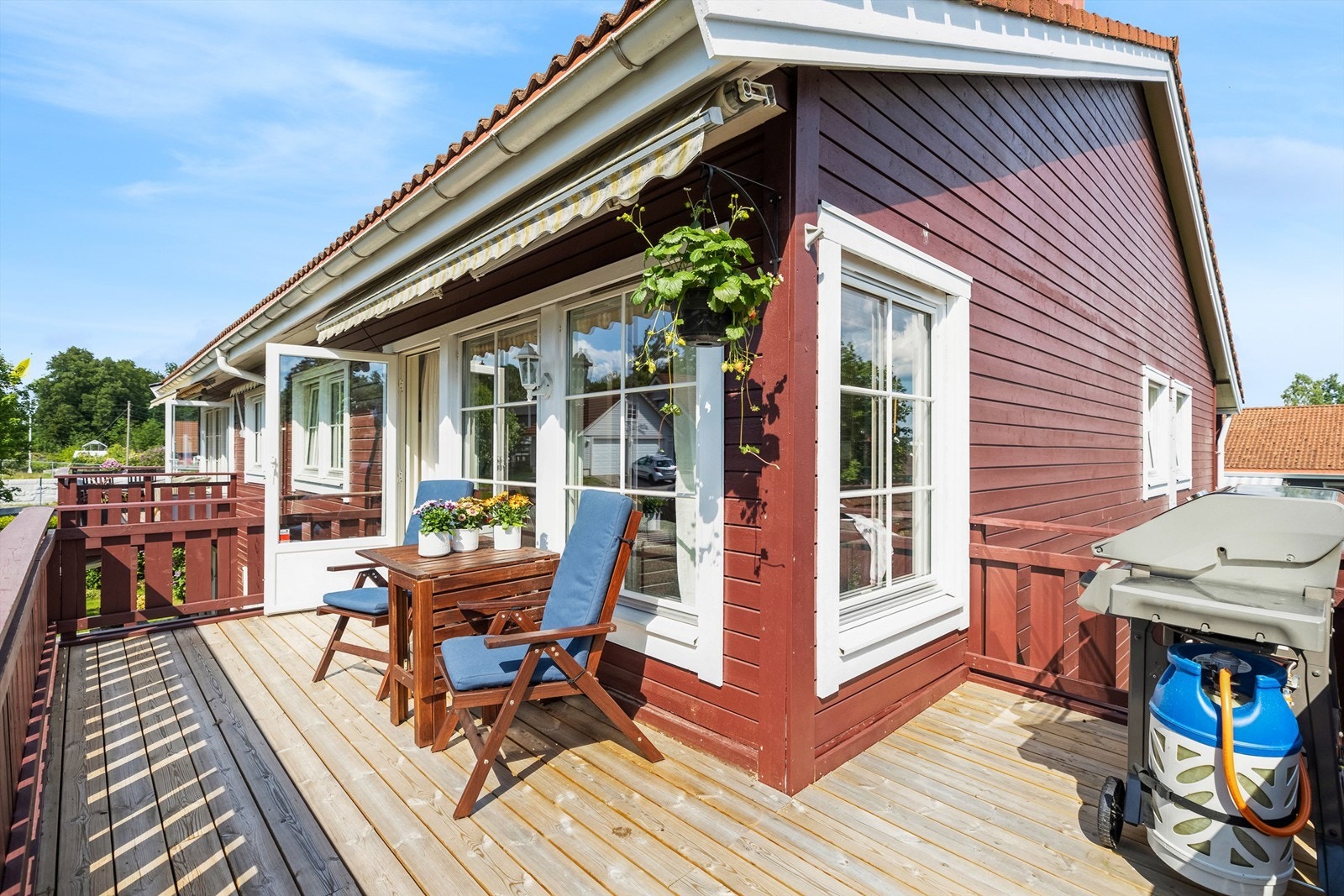 Hjørneleilighet med en solrik, romslig balkong med adkomst fra stuen Galleribilde