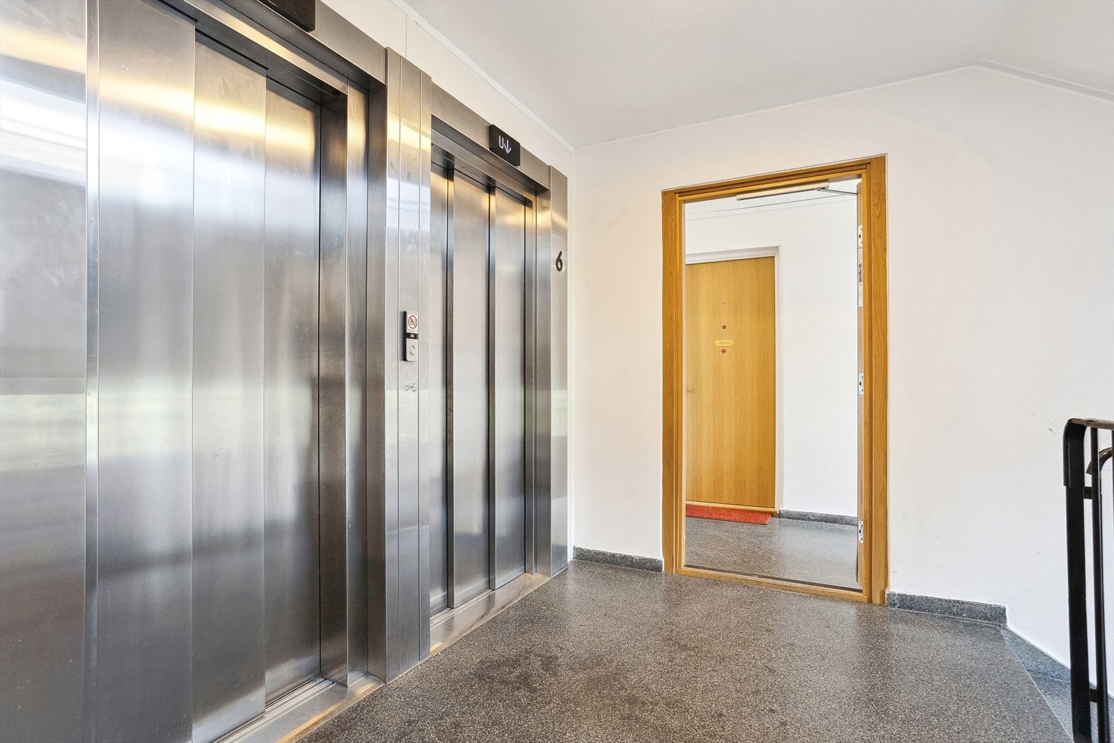 Det er heisadkomst til leiligheten. Galleribilde