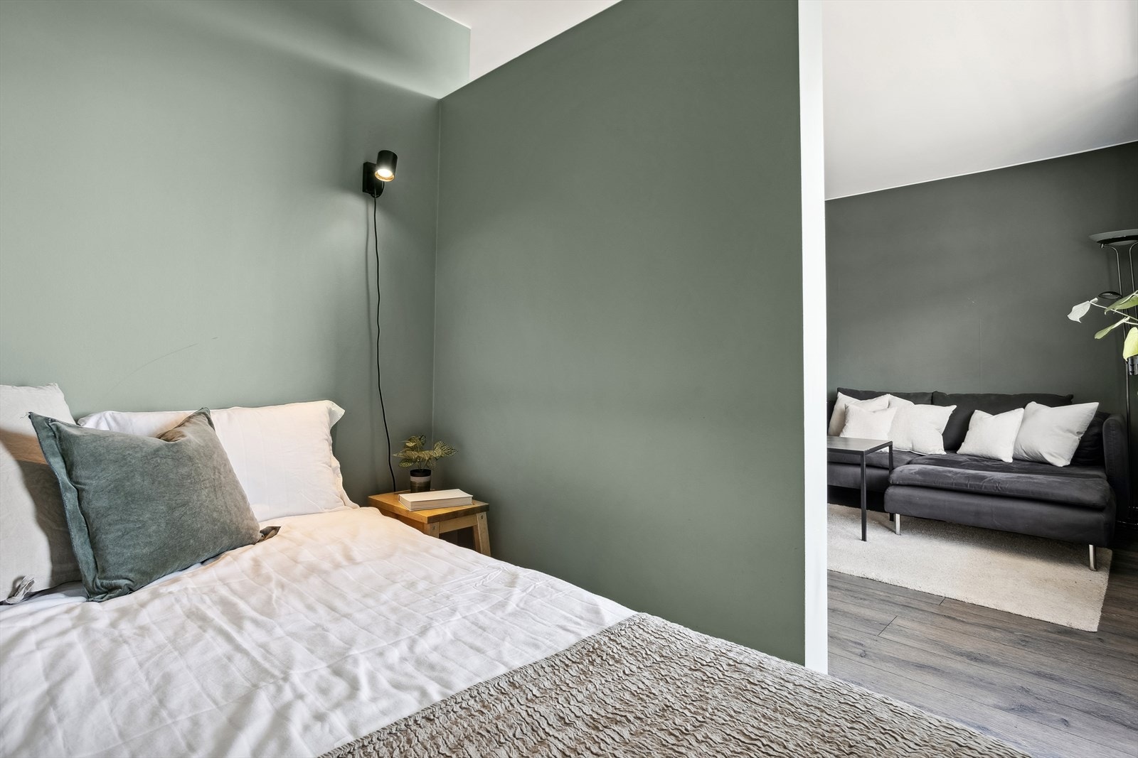 Boligen byr på en praktisk alkove som kan innredes etter eget ønske. Galleribilde